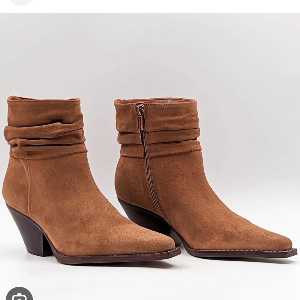 Vince Camuto size 39 (8.5US) women’s suede dark tan slouchy ankle boots NWOB!